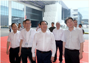 進(jìn)口博覽會(huì)進(jìn)入臨戰(zhàn)實(shí)戰(zhàn)階段，李強(qiáng)再赴實(shí)地檢查：質(zhì)量安全細(xì)節(jié)要下更大功夫
