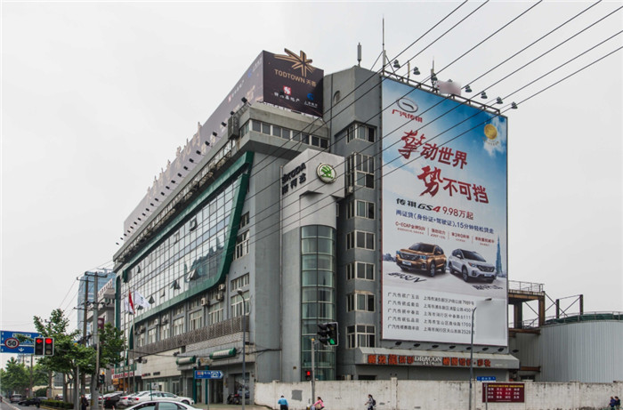 上海冠霖大廈：地鐵旁，內環(huán)高架下的商務便捷之地