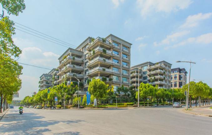 上海湯泉國際大廈：多條公交線路匯聚，員工上下班無憂